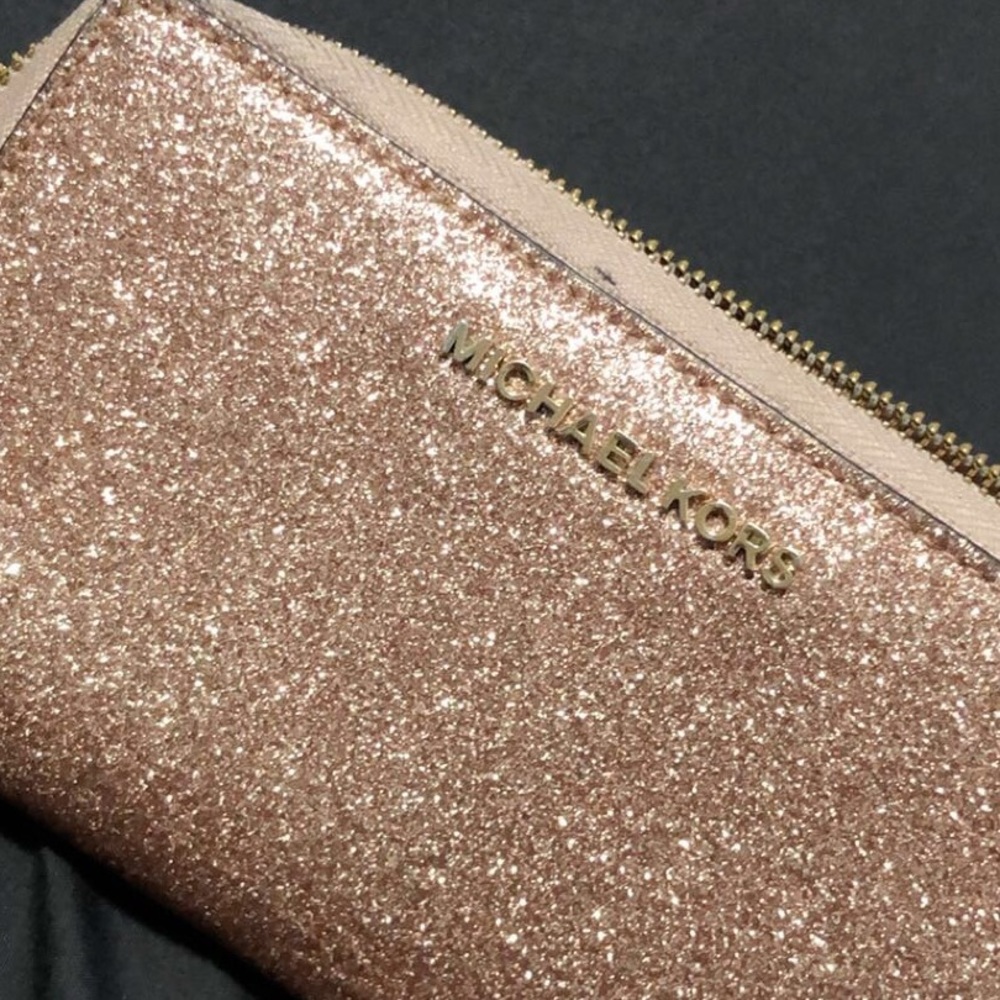 Michael Kors Rose Gold Wallet